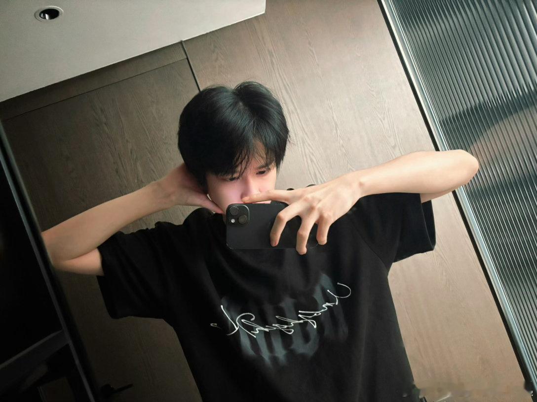 敖子逸家乡美食大赛 azy敖子逸师兄太稳健 八月一切顺利 早日见面哦