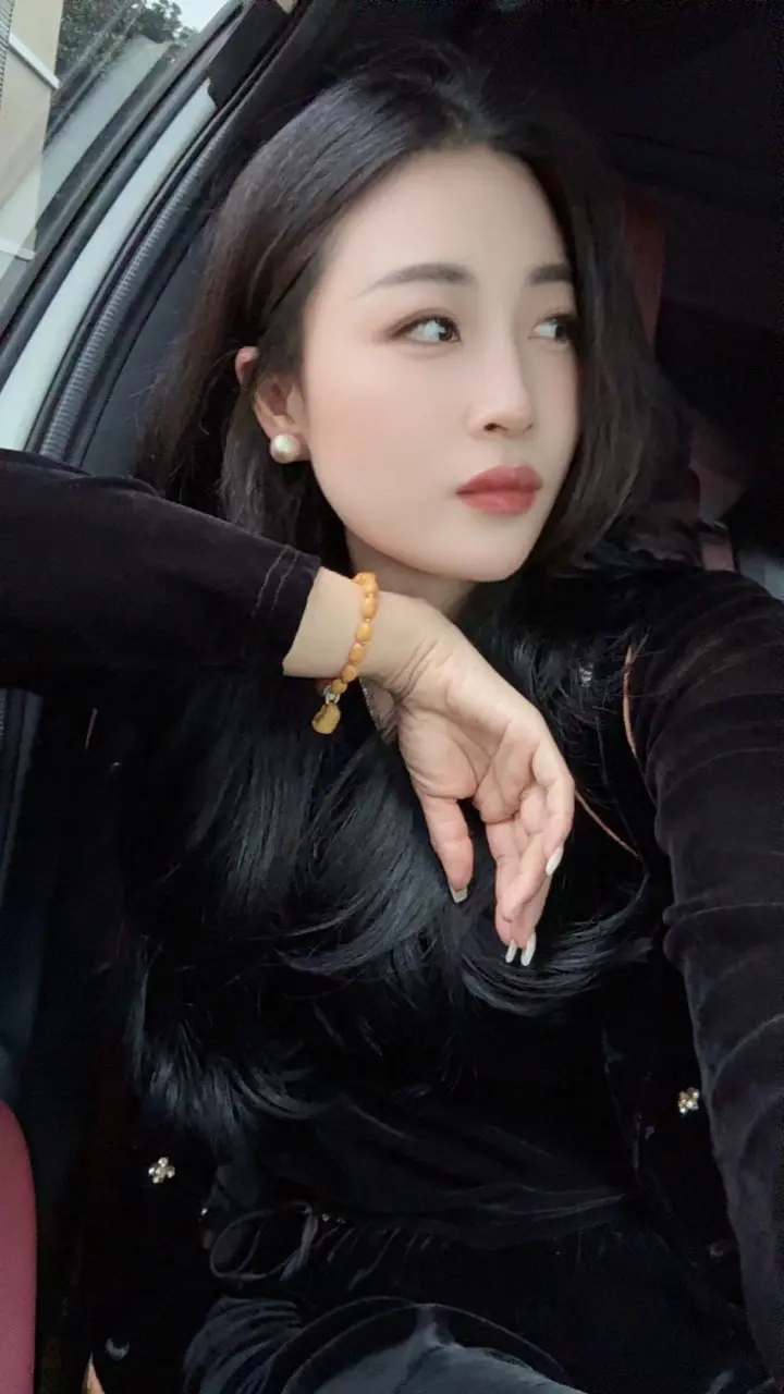 生活，就是一根普通的绳子，将我们拴在不同的现实和责任中，使我们不得不被...