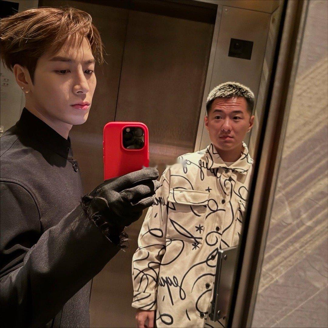 王嘉尔的东京vlog能不能再来一集 彻底被你的视觉日记征服！从专业舞台到街头即兴