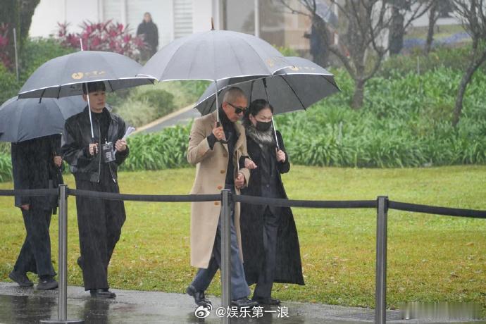 S妈否认和具俊晔争大S遗产 台媒爆料，由于大S过世后，遗产继承的第一顺位是配偶具