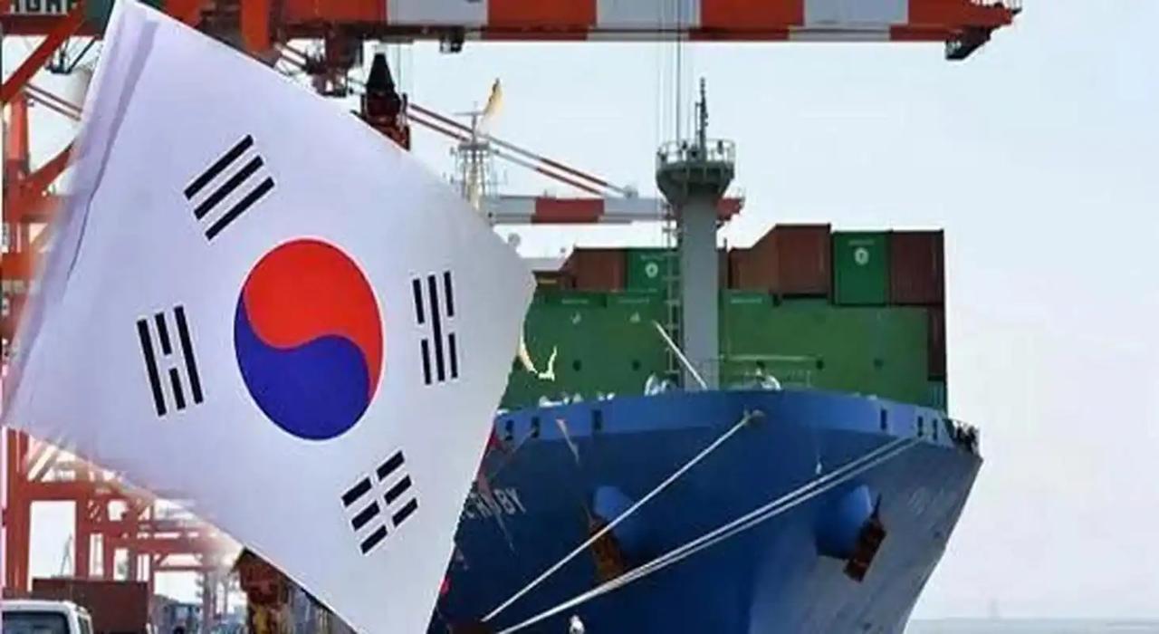 提醒你注意一个国家：在芯片、造船、军工甚至汽车的全线爆发下，韩国今年的年出口额极