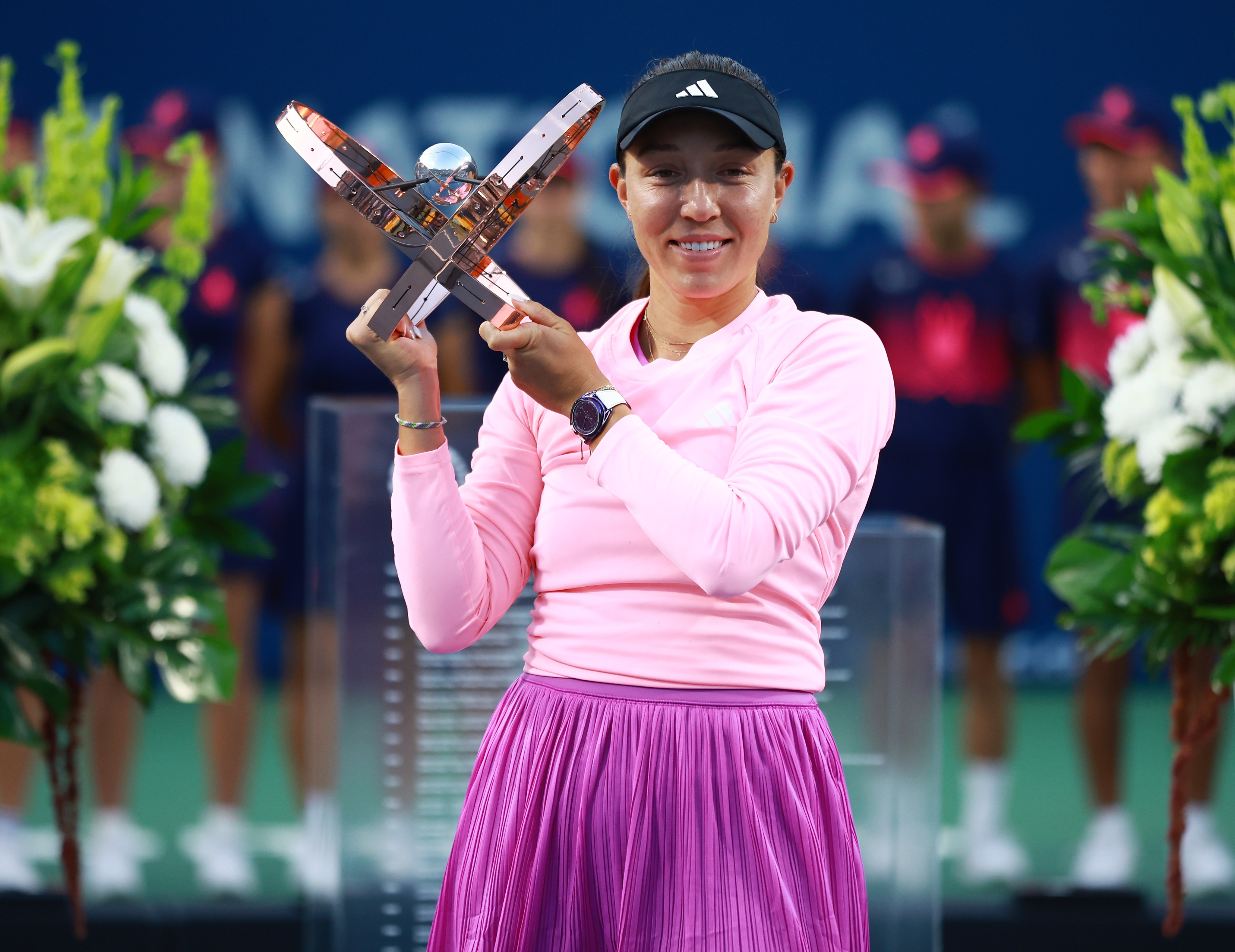 #网坛风云# WTA1000多伦多站决赛，佩古拉以6-3/2-6/6-1击败阿尼