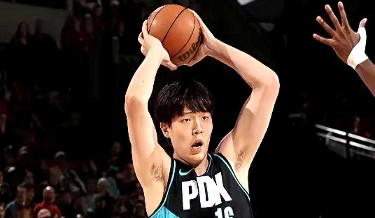 杨瀚森2分2板1助攻，赛后斯普利特解释为何不重用杨瀚森:
 

斯普利特说：“小