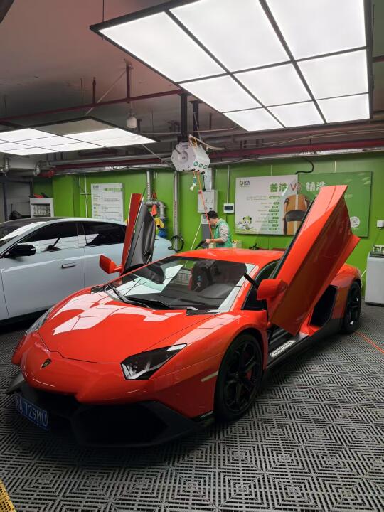 兰博基尼Aventador LP-700