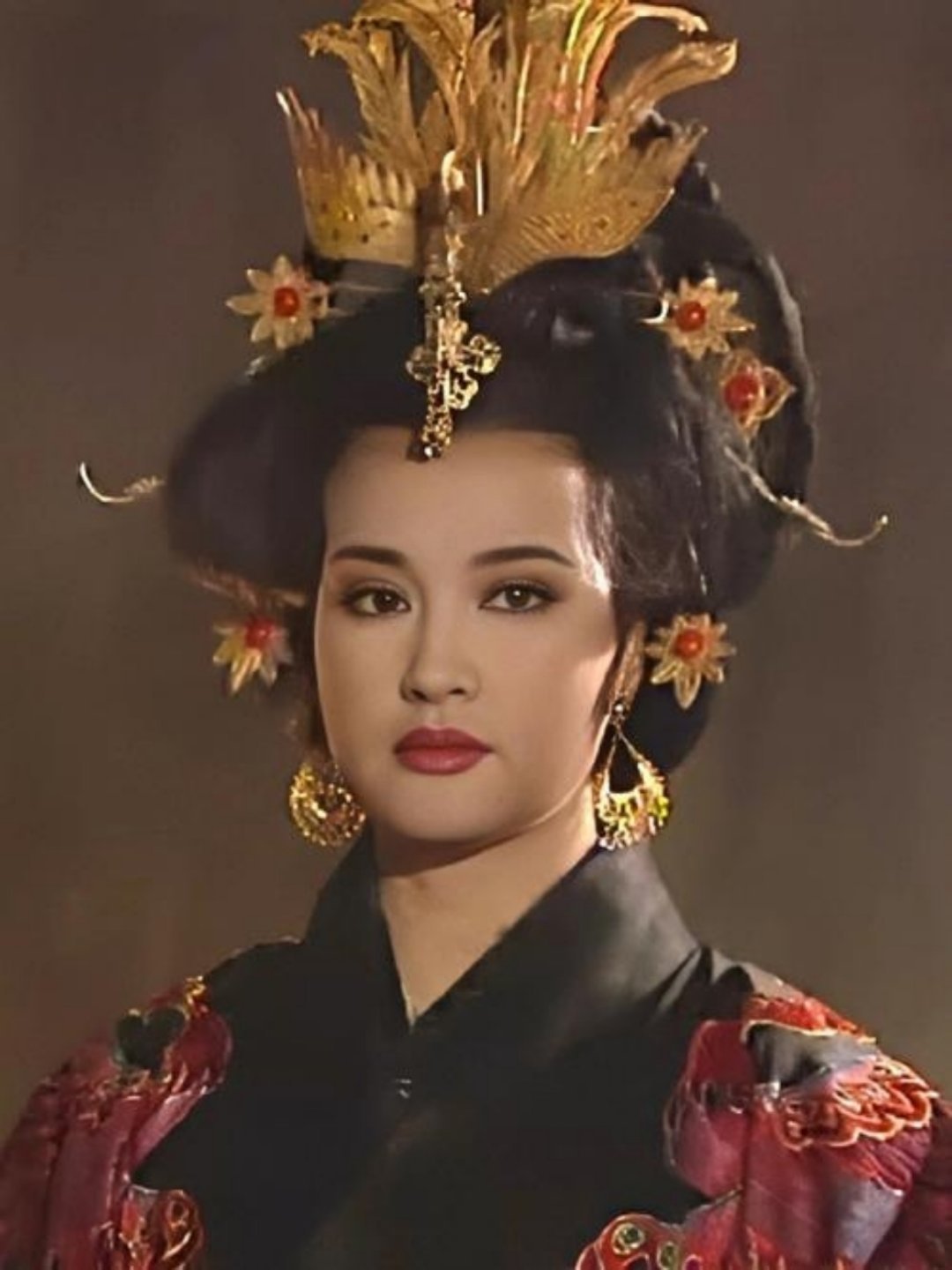 可是为什么我插针都插不入  在综艺节目《一路繁花》中，74岁老太刘晓庆作为领队因