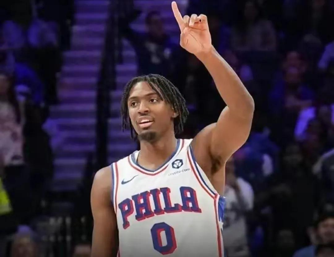 NBA今日比赛球星红黑榜单
红榜表扬，表现出色，黑榜低迷，失败之因。
红榜者表扬