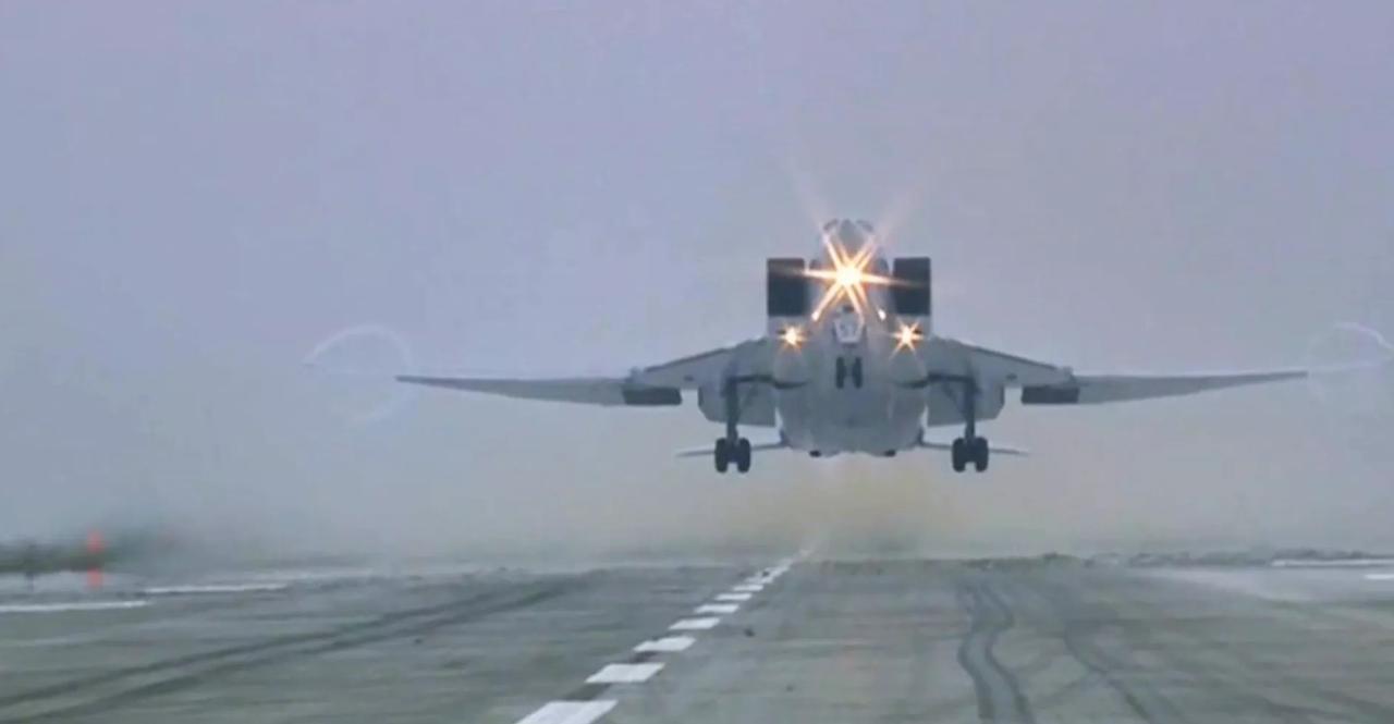 突发！俄罗斯联邦安全局成功挫败一架俄罗斯空天军图-22M3轰炸机叛逃国外的企图。