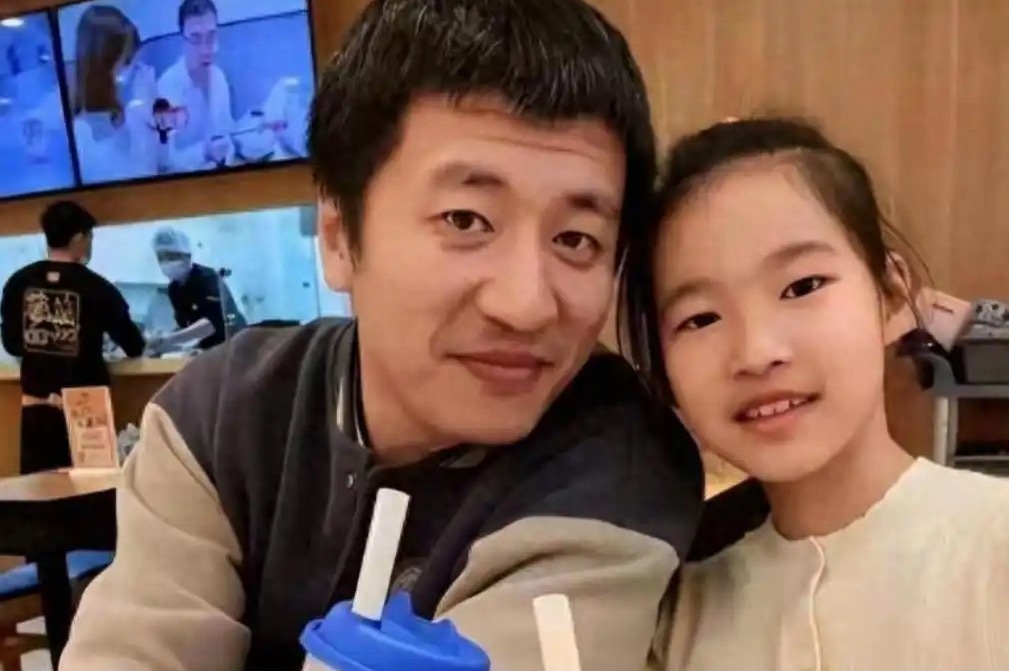 张雪峰千万股权全给11岁女儿，妻子一分没拿！这又是什么原因呢 