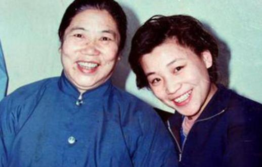 2004年，82岁常香玉留下遗嘱，并要求家人：不到万不得已，莫要公开。39岁小香