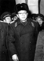 1952年，黄克诚的岳父因贩卖鸦片，被判死刑。行刑前，黄克诚突然来到负责此案的干