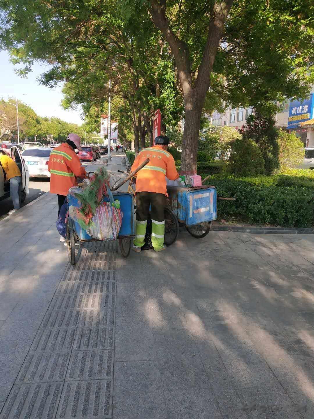 秋分，天气一下子就冷了起来，春困秋乏，又懒得动了！
每天早晨送孩子上学的路上，都