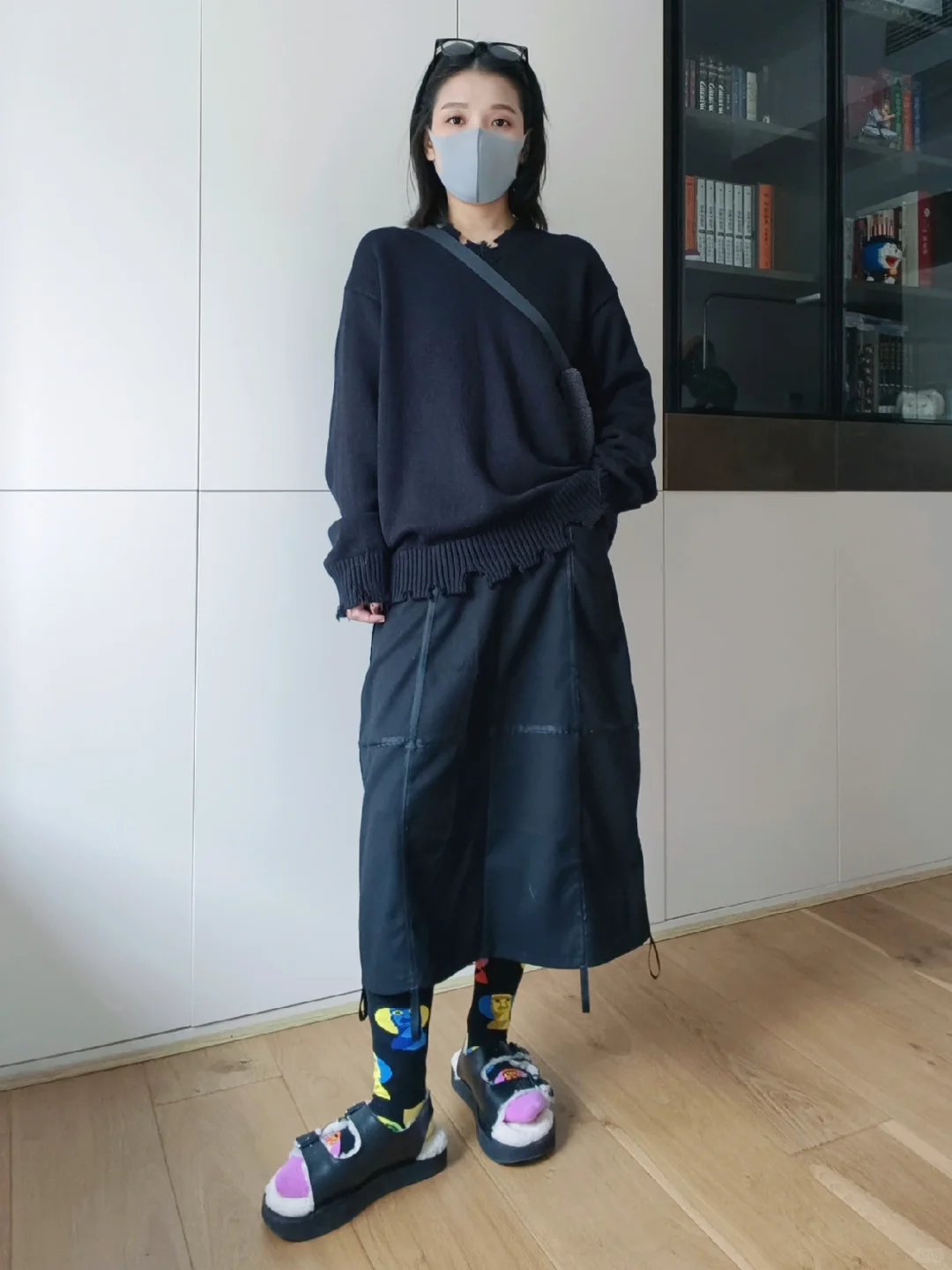 新年新袜，all black 中俏皮感！