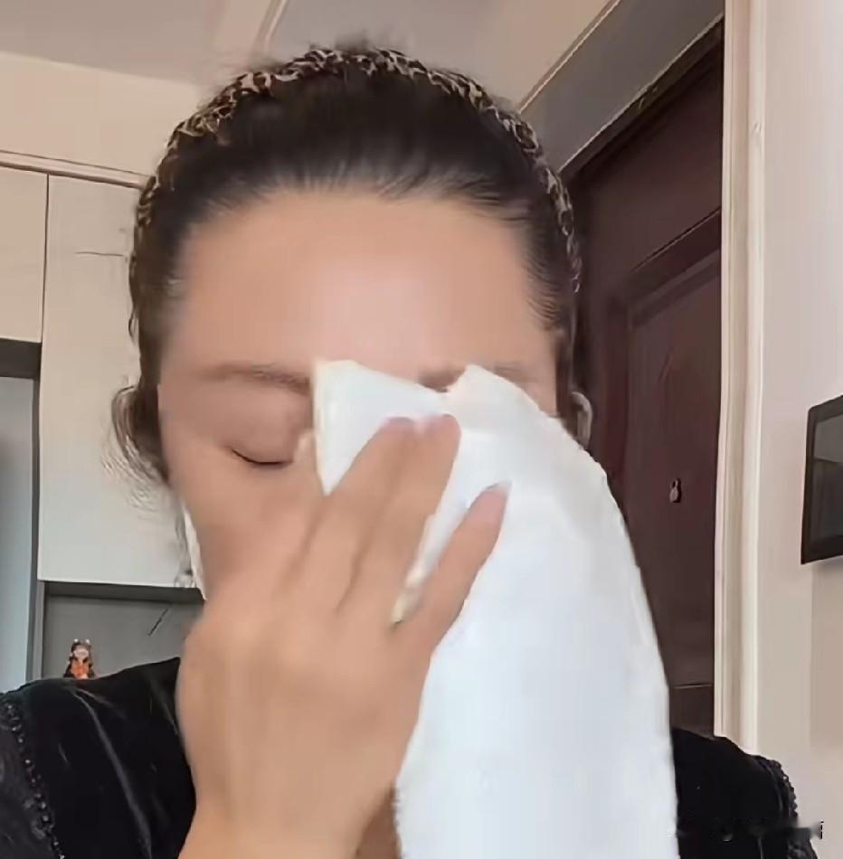 这就是因果循环。

你儿子当初骂人家妈的时候，你不赶紧站出来，义正言辞的训斥自己