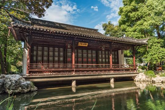 南京瞻园的核心信息与游玩要点，它是江南四大名园、南京现存最古老的明代王府园林，也