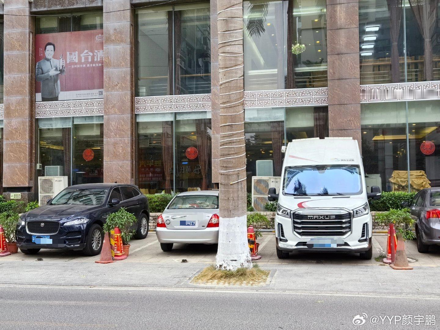这就是我总向身边朋友强烈推荐B型房车的原因。除了要特别关注下头顶净空，这车在城市