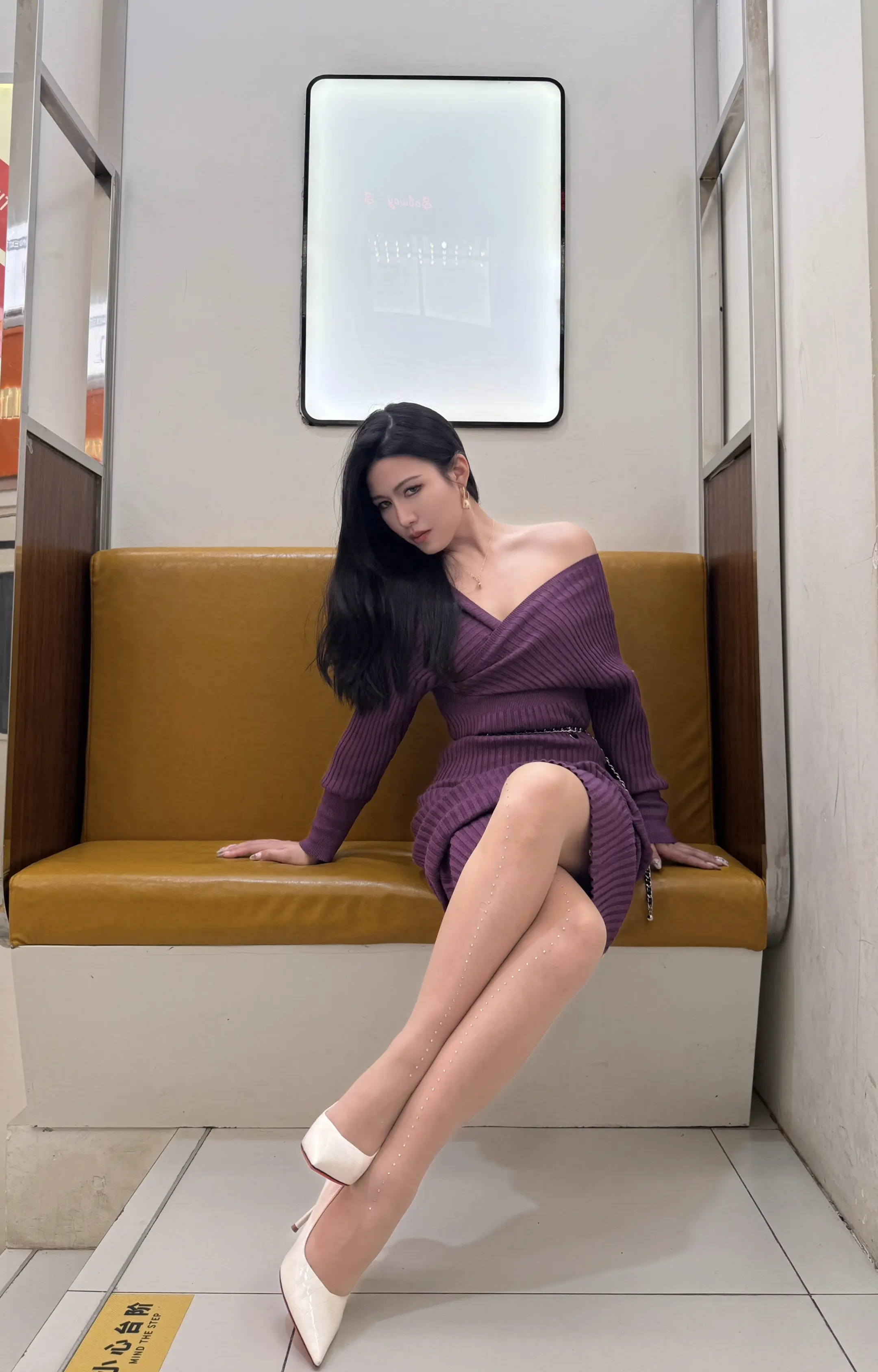 你在夜里哭的稀里哗啦 他在私聊喊人妈