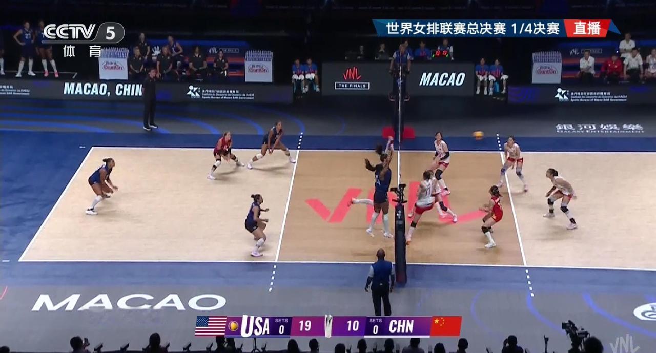 中国女排逆转晋级，世界女排联赛总决赛四强产生，她们是：中国队、意大利队、巴西队、