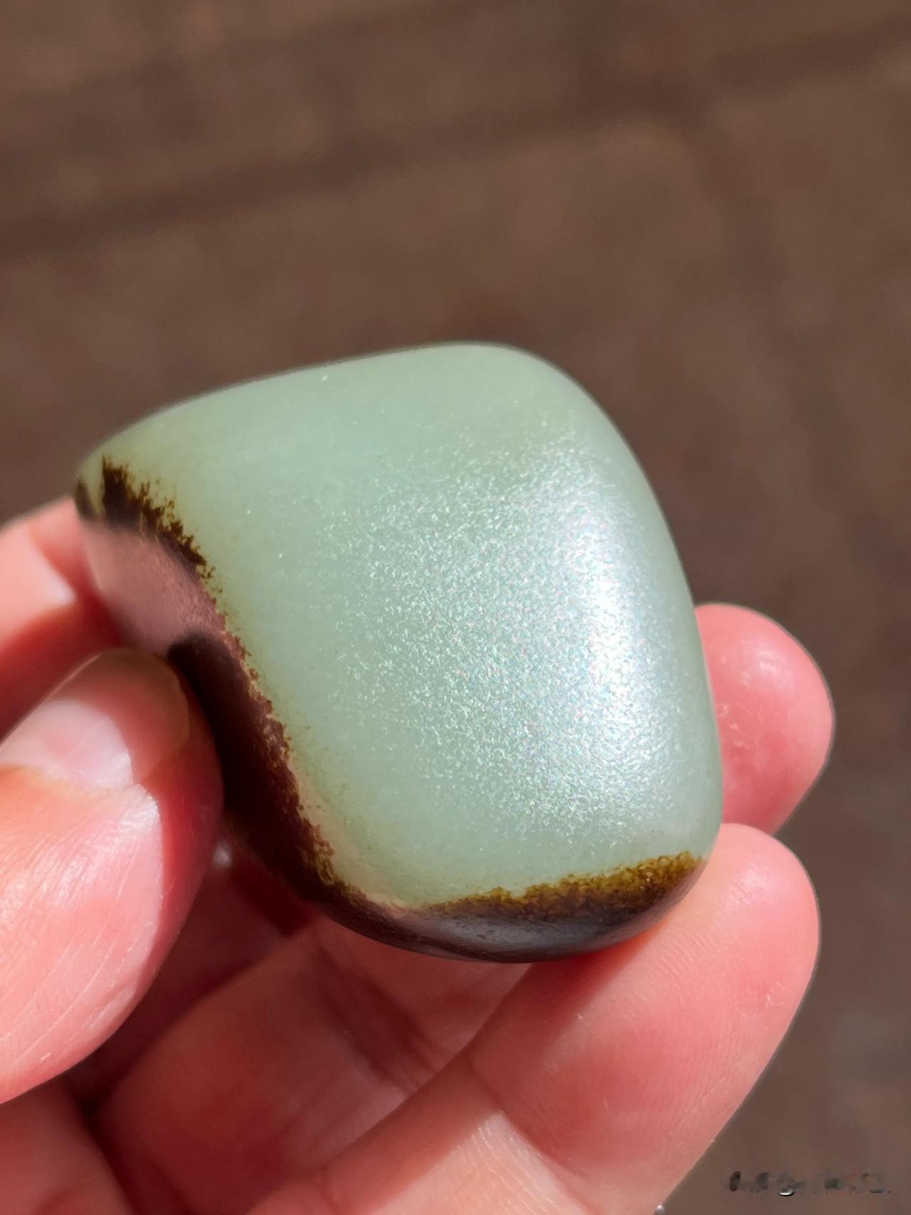 78克和田玉籽料黑油皮料。细度好脂粉浓郁。