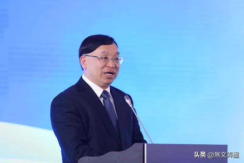 监守自盗、家贼难防：“养老金”大蛀虫王文灵出事了
昨天，全国社保基金理事会党组成