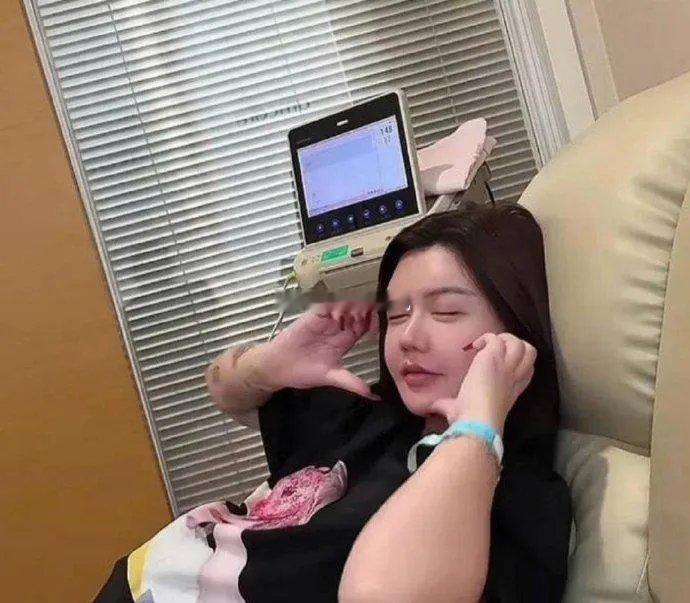 贾玲都瘦下来了，韩安冉居然胖成这样。 ​​​