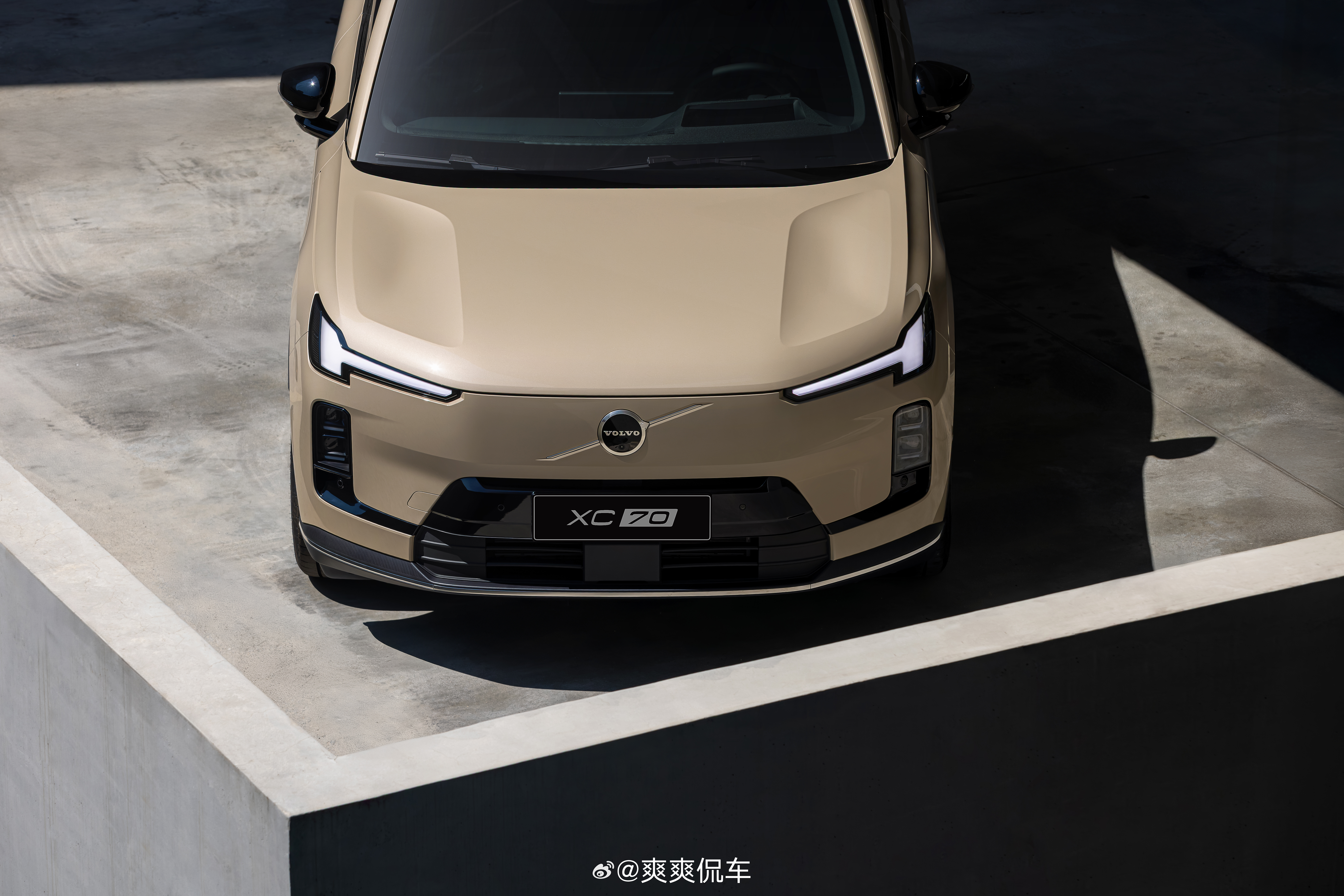 沃尔沃全新xc70重磅上市 沃尔沃全新xc70预售价29.99万起 9月26日，