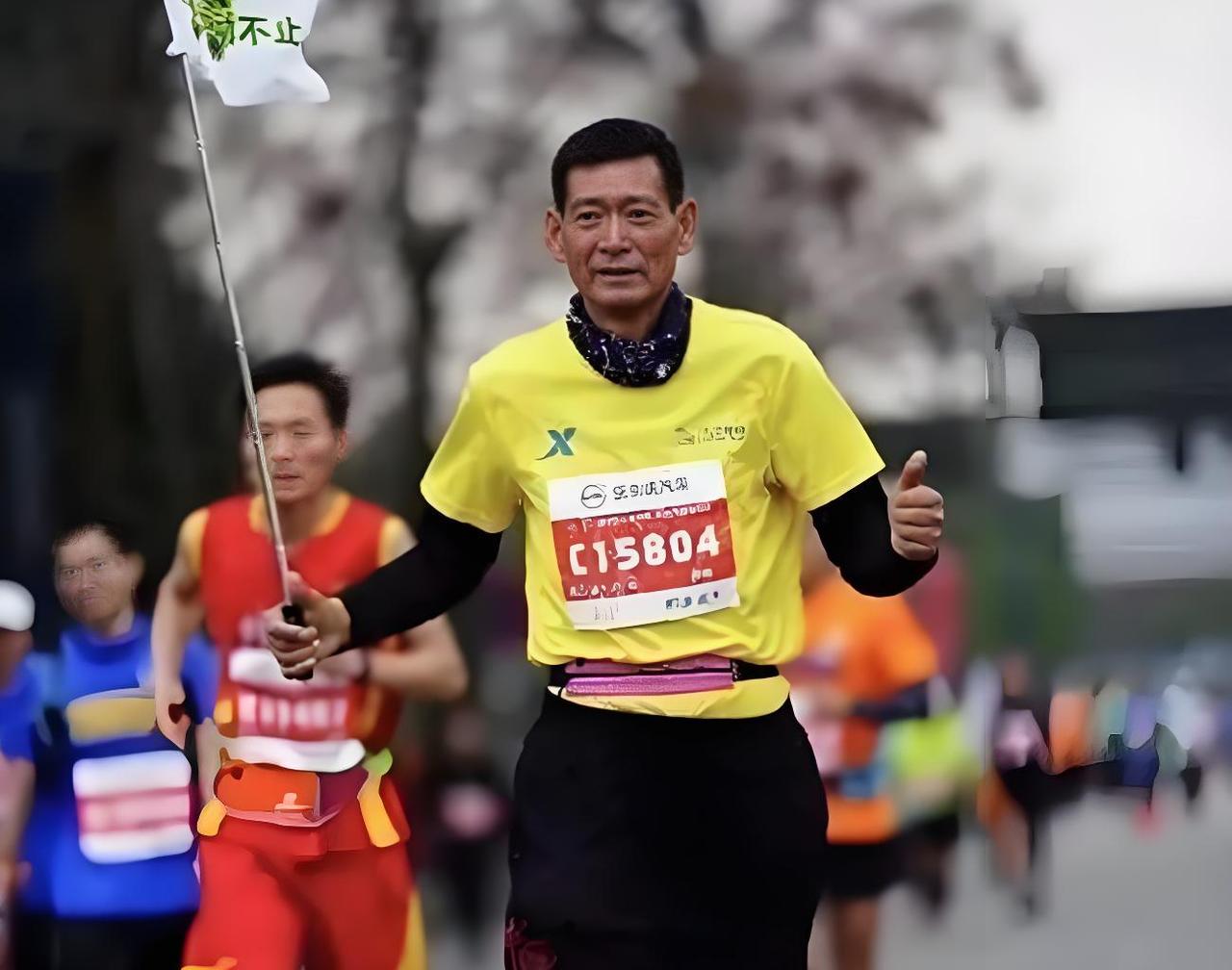 2016年，安徽一男子被确诊肺癌晚期，医生表示：最多只能活三个月，可男子却不肯认