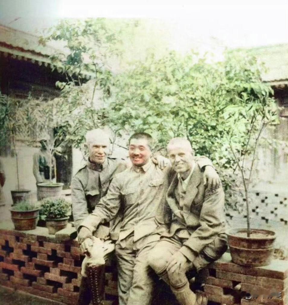 老照片欣赏：这是一张非常罕见老照片，拍摄时间约是1938年6月初，地点是山西省岚