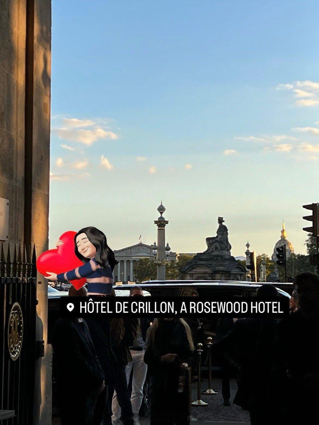 这次的巴黎时装周，选择了Hôtel de Crillon。 这座18世纪的新古典