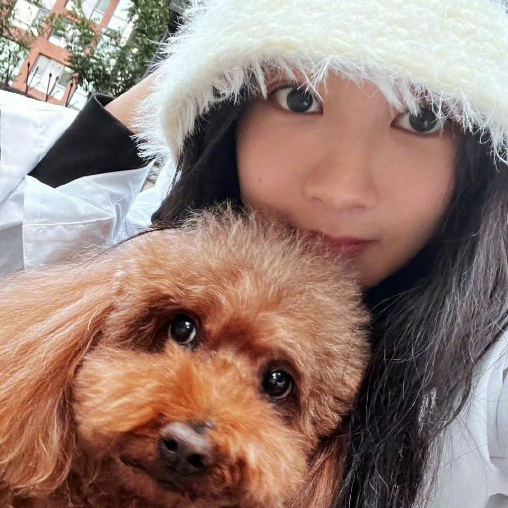 杨紫换了新头像杨紫头像是和PiuPiu的自拍 好看 