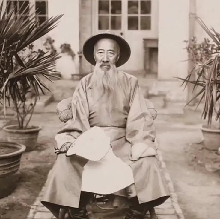 注解
同乡会：在外同乡组建的互助团体
以邻为壑：把洪水排到邻省，比喻嫁祸旁人、损
