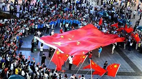 在台湾扭曲变态畸形的政治生态下，就算有90%以上的人从心里愿意接受统一拥护一国两