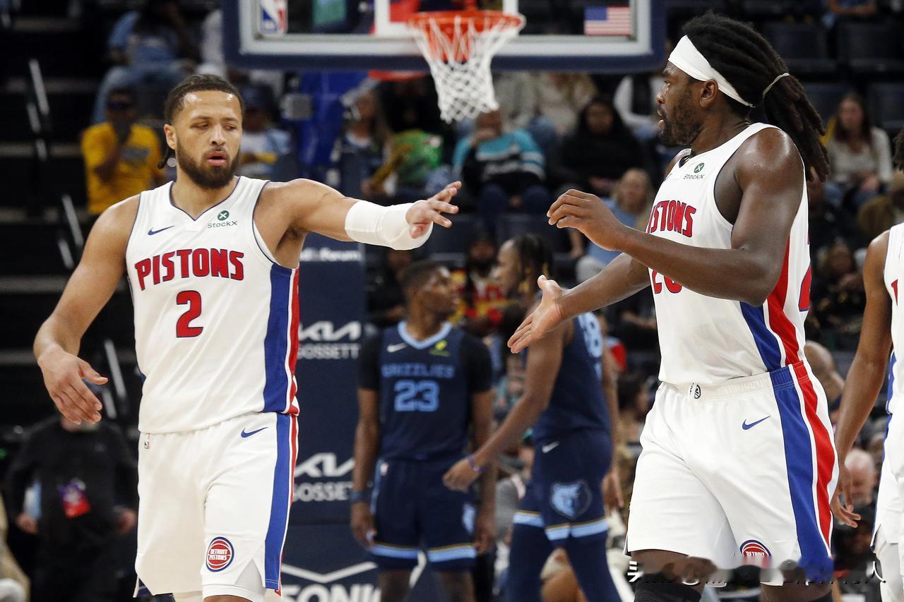 NBA杯赛东部B组的两场比赛
魔术主场105:98击败篮网
活塞主场114:10