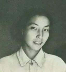 1978年，彭总的追悼会上，彭总的前妻浦安修想去送彭总最后一程，但彭总的侄女彭梅