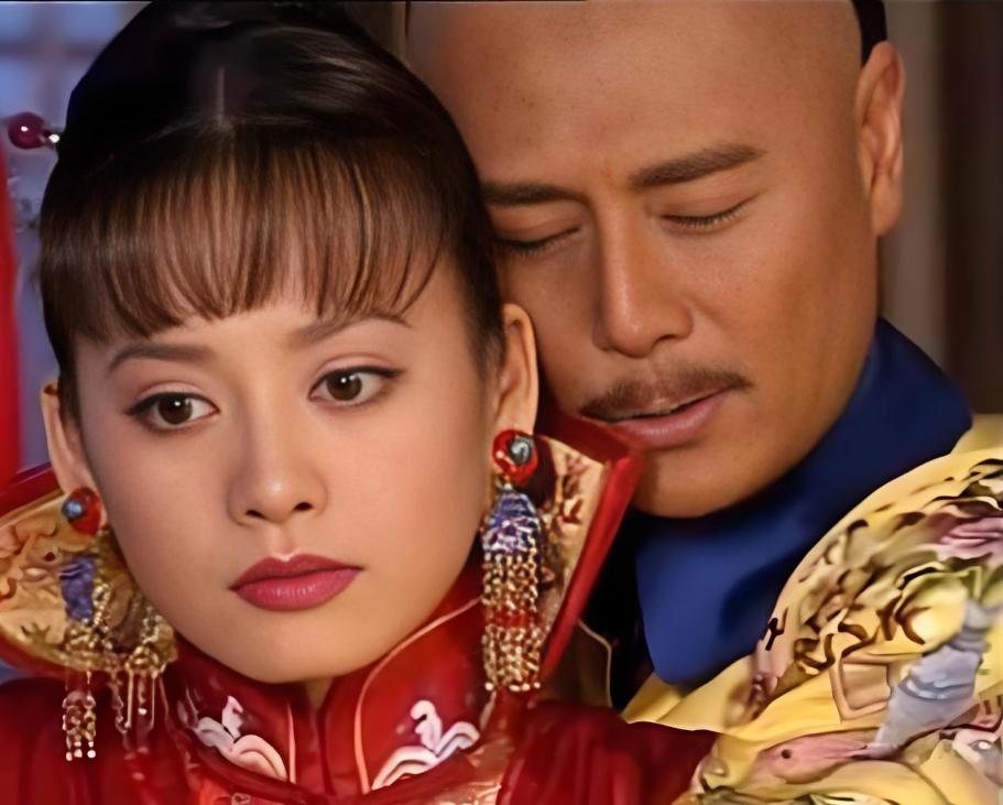 二十多年前的一部《孝庄秘史》，当年真是惊艳了所有的人！
男主演主要是由刘德凱和马