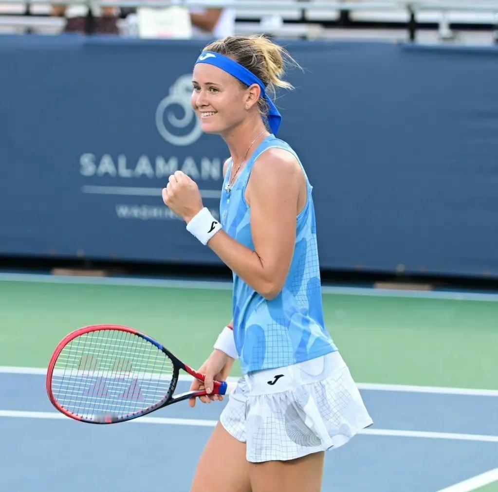 布兹科娃淘汰萨巴伦长晋级华盛顿站决赛，将与巴多萨争冠。

WTA500华盛顿站半