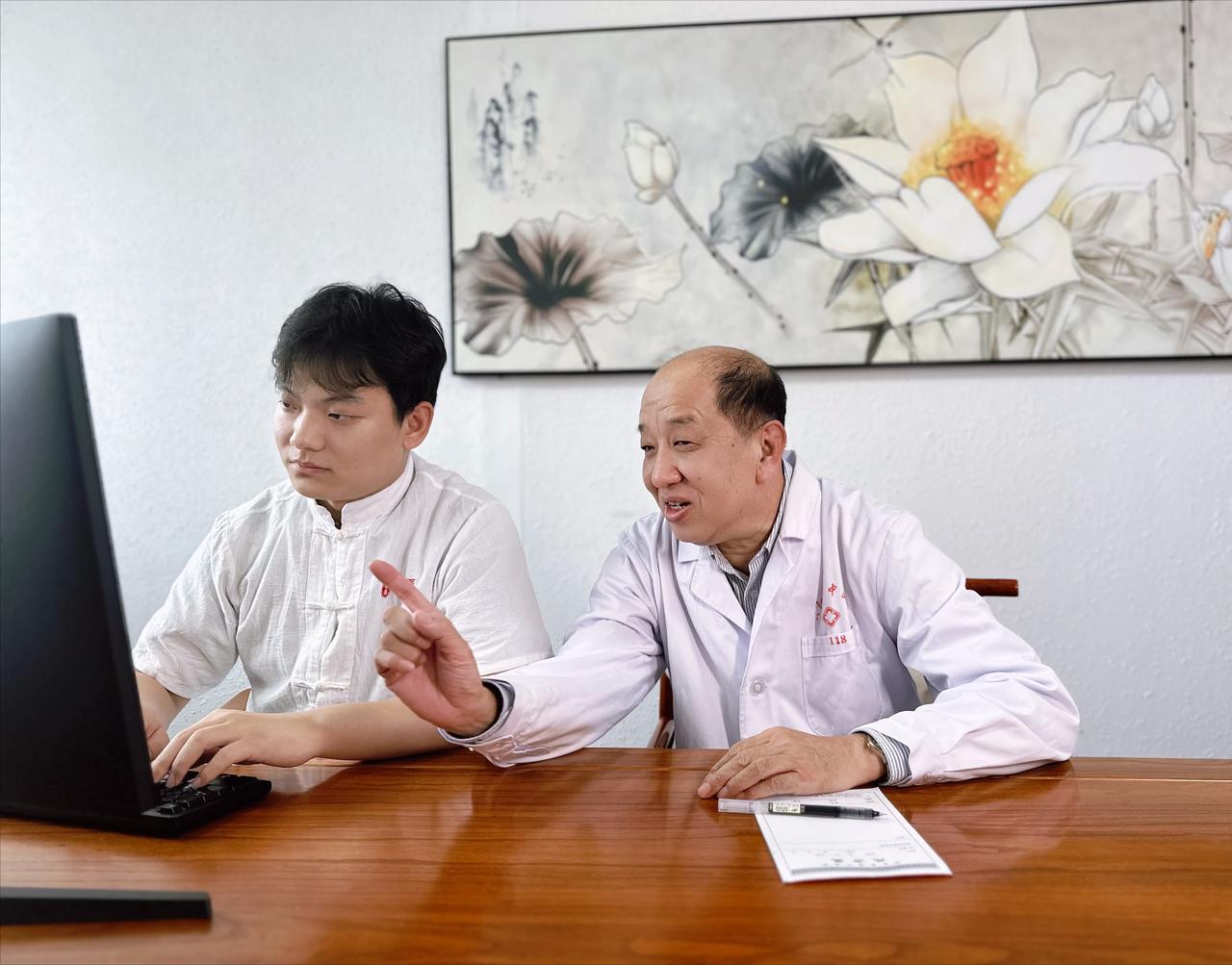 儿科门诊几十年心里话：孩子抽动反复、断不了药，根源多在家长身上
坐诊儿科几十年，