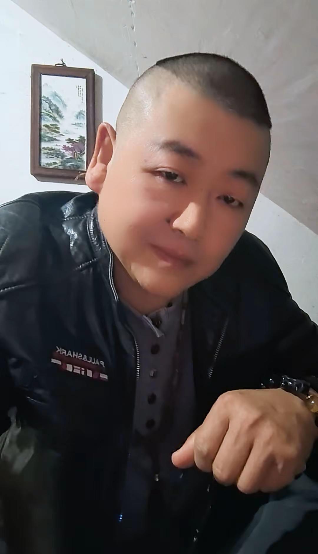 自己的灯自己点！人前笑，人后熬，这就是半生，活到一定的岁数，不是想开了，是没得选