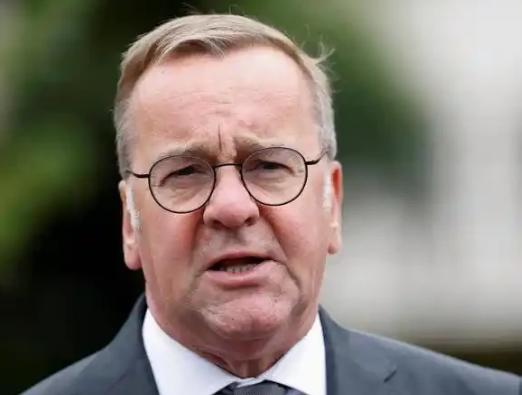 4月25日，一则硬核新闻从欧洲传来：德国防长皮斯托里乌斯正式宣布，德国海军即将出