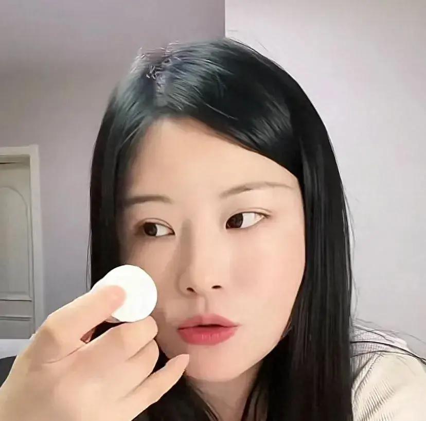小雪这跨国婚姻，就像过山车，一波三折，让人猜不透啊！8月份湖北老家婚礼，安迪爸妈