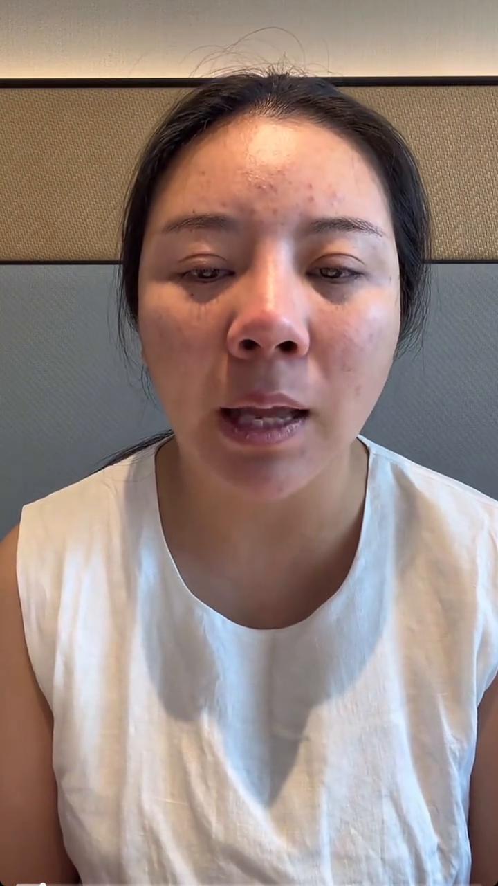 视频的时候就是我跟二子已经彻底分开了，这两天我想了很多，也做了很多自我检讨，也回