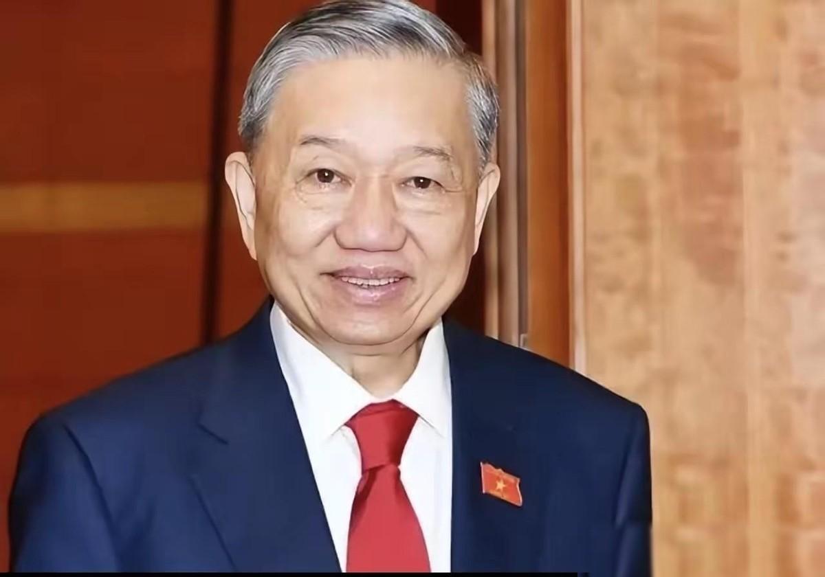 苏林真的是人才，买俄罗斯的武器很贵，买中国的武器没面子，于是他干脆把目光转向了南