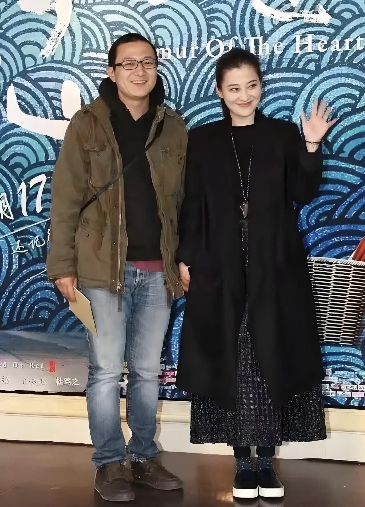 说实话，单论颜值，梅婷在女演员里她算不上美女的，甚至跟漂亮不沾边，但她的皮肤好，