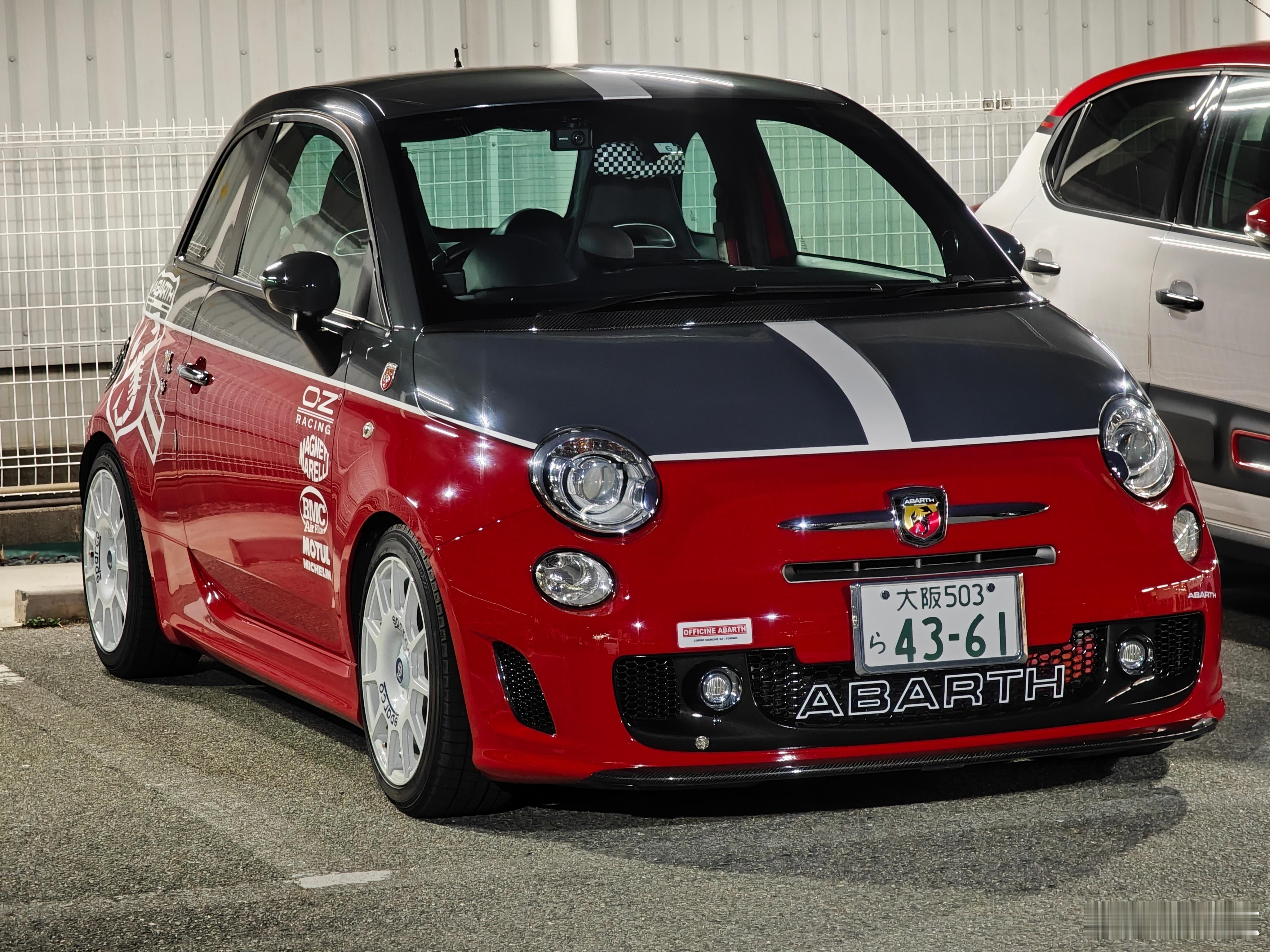 型车街拍  武装到牙齿的菲亚特Abarth 595 turismo，也太可爱了吧