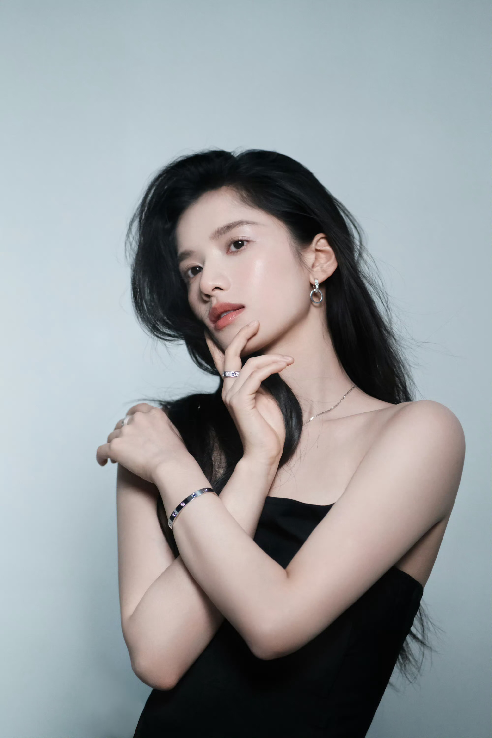 张婧仪漂浮人生ELLE大片 