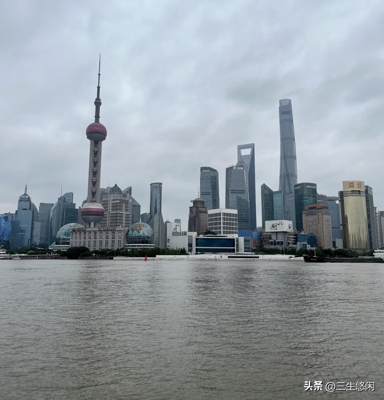 现在很多同学都不再搞聚会了，因为不仅没意思，还会出现很多意想不到乱七八糟事。
