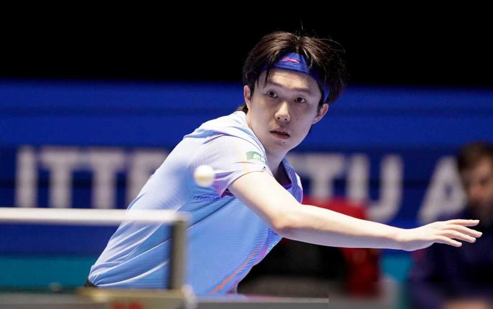 张本智和被21-19打崩，国乒无名小将杀疯了。
第六局，21比19，打到全场窒