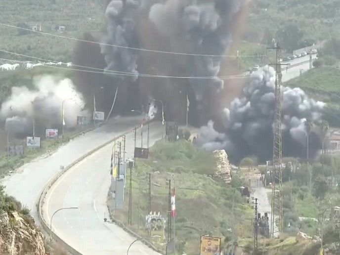 以军袭击黎巴嫩南部利塔尼河上的卡斯米亚大桥，以防长称已指示立即摧毁河上所有用于所