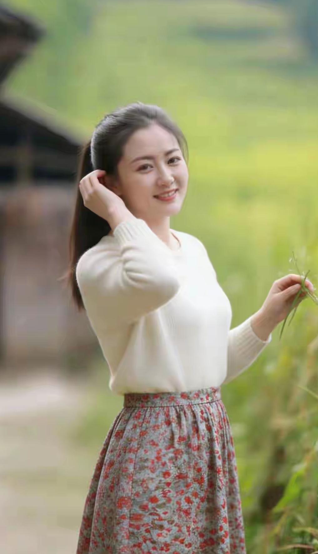这模样看着舒服，穿着朴素简单，温柔贤惠大方，一脸旺夫相！找女朋友就应该找这样的！
