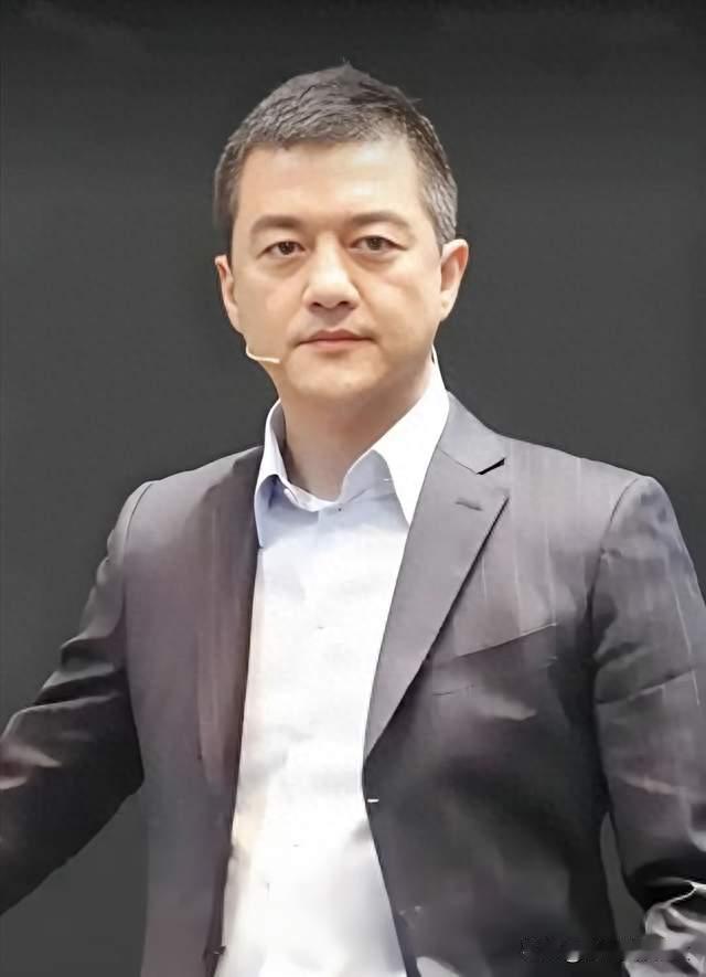 李亚鹏否认向黄晓明借钱，我却看懂了成年人最不敢承认的体面。