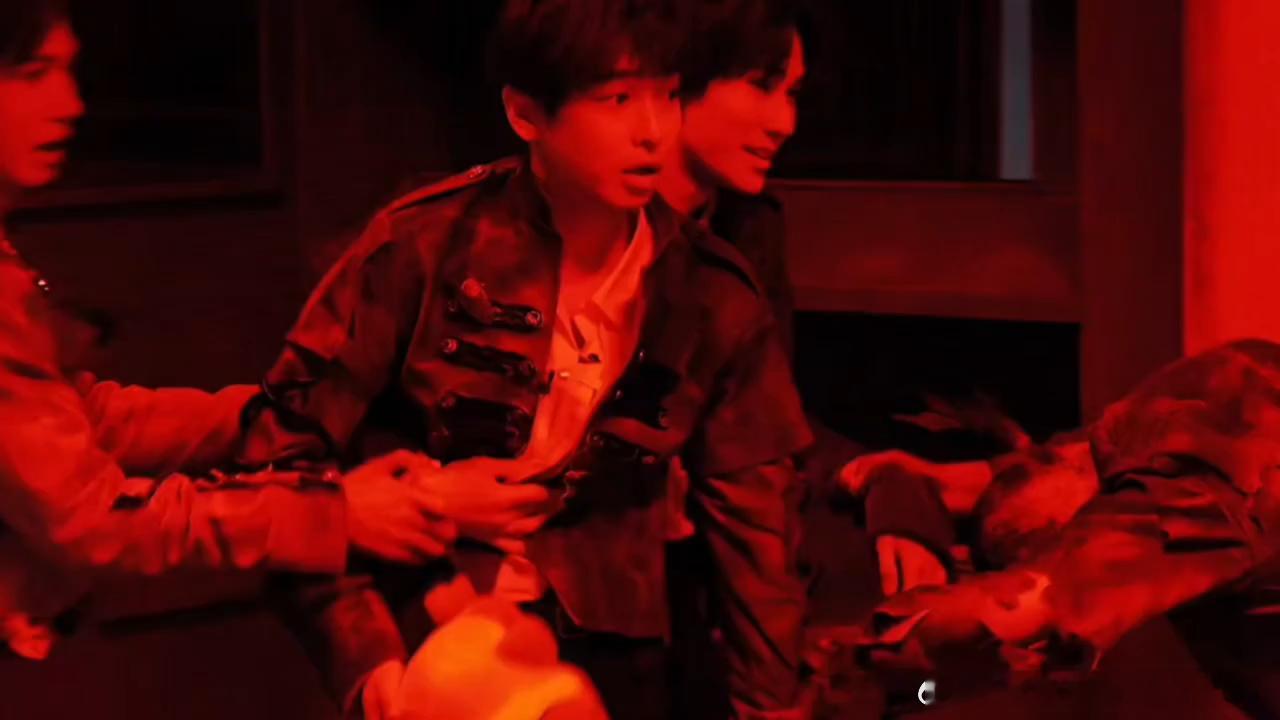 张真源害怕也要保护彭昱畅彭昱畅震惊陈哲远勇气彭昱畅：哲远这么勇？问题刚说完NPC